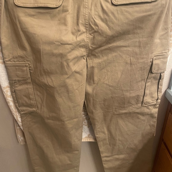 Men’s Sonoma Khaki Cargo Pants ✨ NWT ✨ Flexware Straight Leg ✨Size 40x32 - Picture 3 of 9